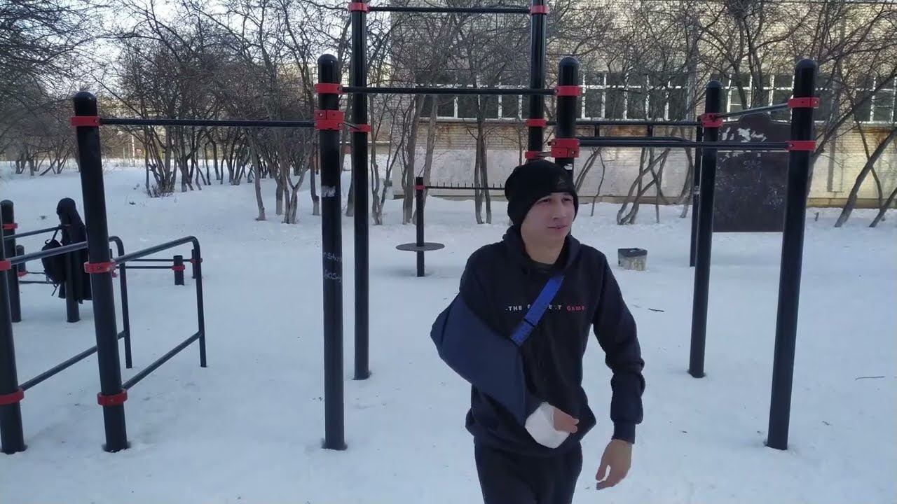 Perfect one arm push up. 2 one arm dips. One arm dead hang 36 seconds смотреть онлайн