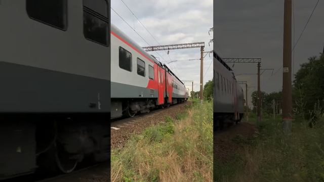 Электропоезд ЭП3Д-0007 Ростов-Лихая смотреть онлайн