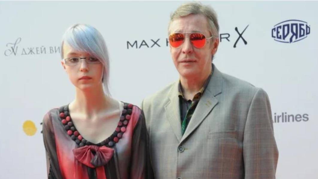 Пока Ефремов сидел в тюрьме его дочь стала сыном: Как выглядит Анна-Мария она же Сергей? смотреть онлайн