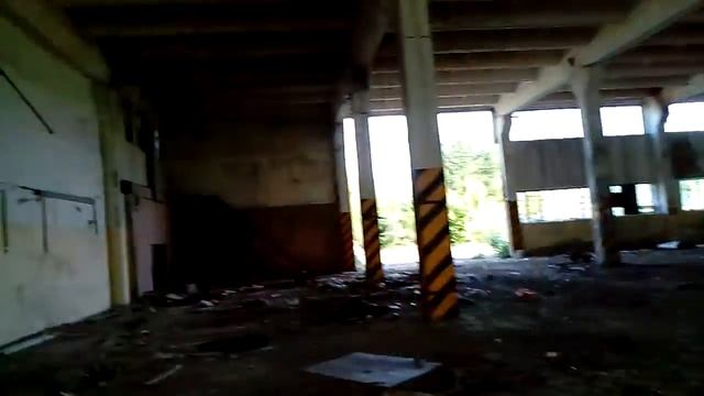 Легенда: с этой заброшки упала девочка продолжения не будет палят ! Не всё просмотрели конечно! смотреть онлайн