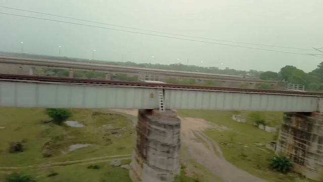 Nagpur DURONTO + Bhusawal - PUNE EXPRESS + EMU ll 3 OVERTAKES !! смотреть онлайн