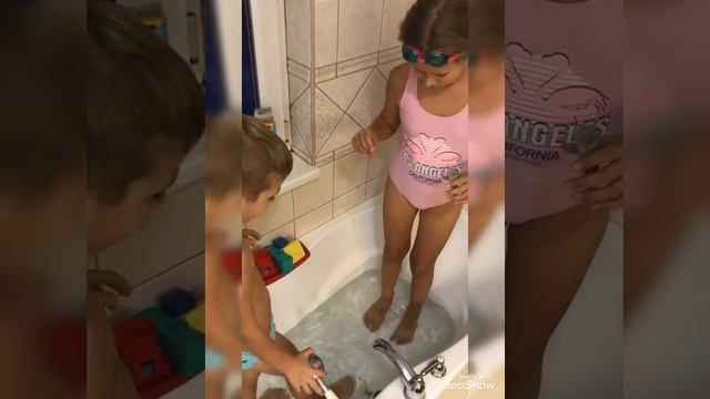 Желейная ванна. Часть 1 смотреть онлайн