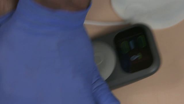 Using the Q- CPR  Meter with the HeartStart Intrepid monitor/defibrillator смотреть онлайн