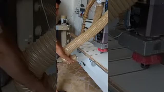 Cnc de MDF alüminyum raf kanal açma смотреть онлайн