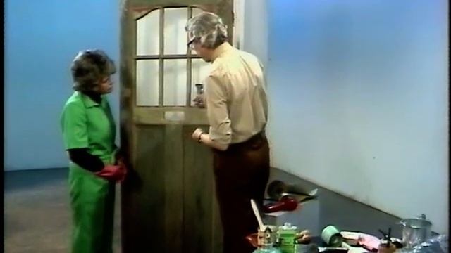 How to paint a door | What paint should I use? | 1970s DIY | Good Afternoon | Part 2 смотреть онлайн