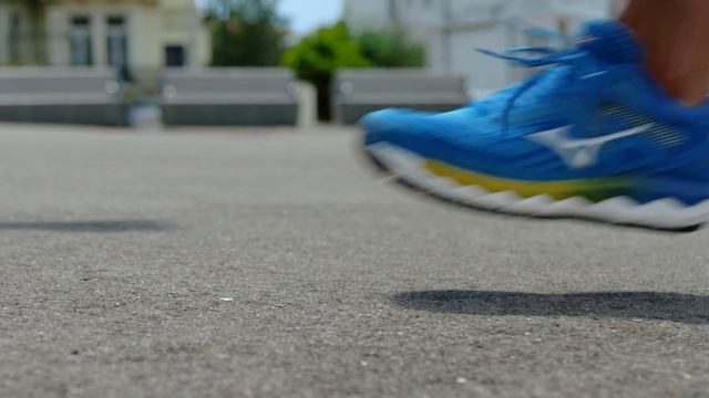 Mizuno Wave Rider 24 смотреть онлайн