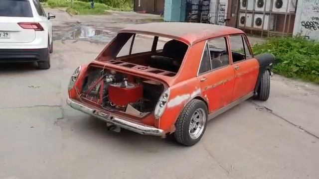 Morris 1300GT первый выезд смотреть онлайн