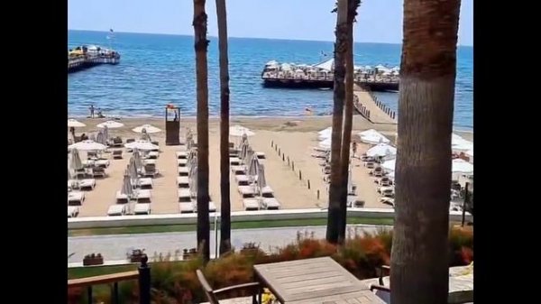 Arum Barut Collection, Side