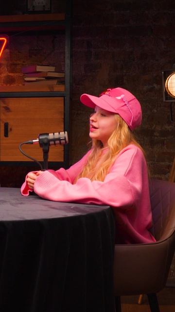 ДЕНЬГИ или СЛАВА? 😮🤑 ЕВА СМИРНОВА ИЩЕТ ОТВЕТ #популярность #евасмирнова #сарафаншоу #деньги #слава смотреть онлайн