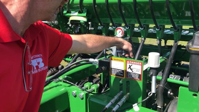 John Deere 1590 No-till Drill Setup - Part 1: Hydraulics смотреть онлайн