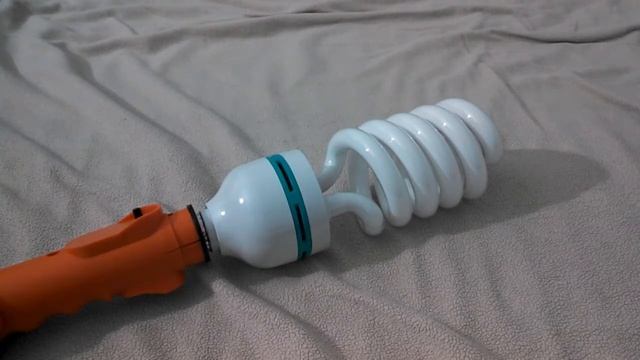 Huge 65 watt CFL by Limo Studio смотреть онлайн