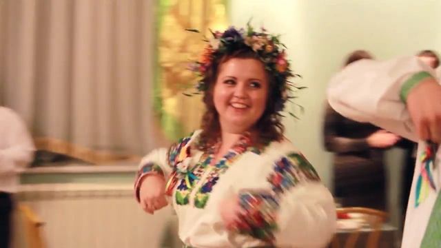 Оксана і Юра. Весільний танець в українському стилі. смотреть онлайн