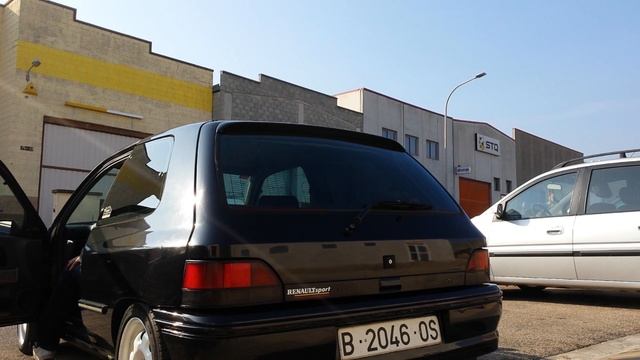 Clio 1.8 16v linea Gr.A sound exahust смотреть онлайн