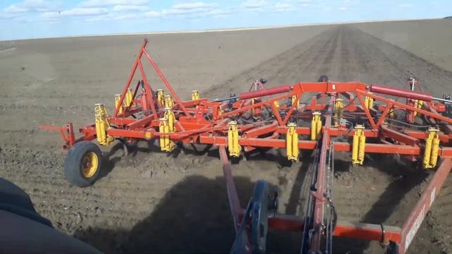 Massey Fergusson and Bourgault 9800 культивация пара смотреть онлайн