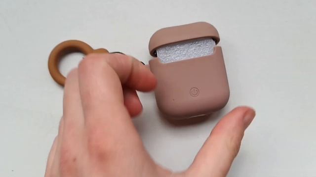 Силіконовий чохол для навушників Apple AirPods 2 Гамбургер + колечко тримач смотреть онлайн
