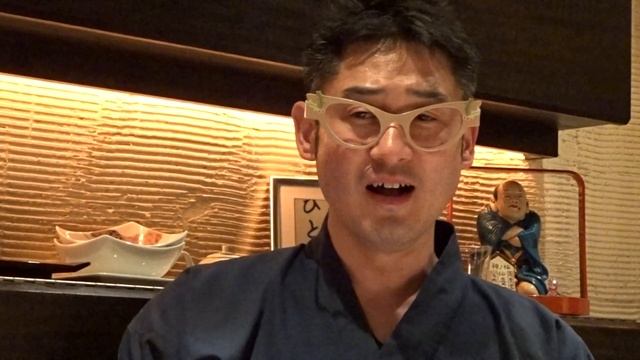 National minyou champion Takeshi singing at Rabu Sushi in Tokyo смотреть онлайн