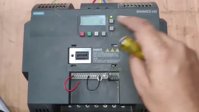 Siemens Sinamics V20 Drive Complete Parameter Setting! How to Set Siemens Drive Parameter смотреть онлайн
