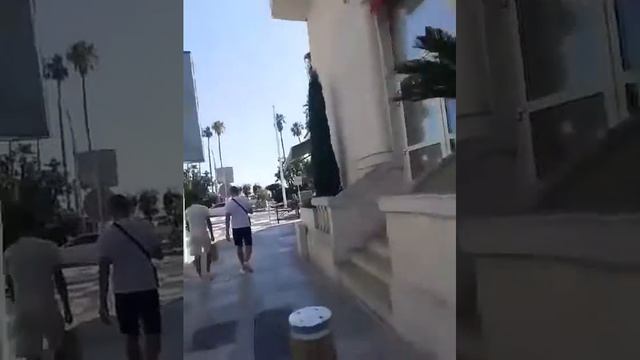 On my way to La Plage Barrière Majestic Cannes смотреть онлайн