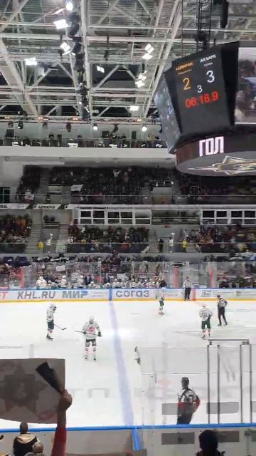 забиваем, но увы, уступаем(( #владивосток #адмирал #кхл #хоккей #кхлсегодня #хкадмирал смотреть онлайн