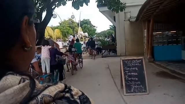 HOTEL BALI BUNGALO OUTING DI GILI TRAWANGAN смотреть онлайн