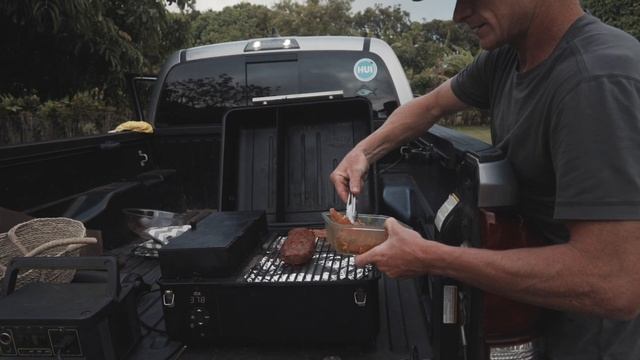 @kimiwerner & Mark Healey Turn Hawaiian Axis Deer Into Delicious Venison Tacos! смотреть онлайн