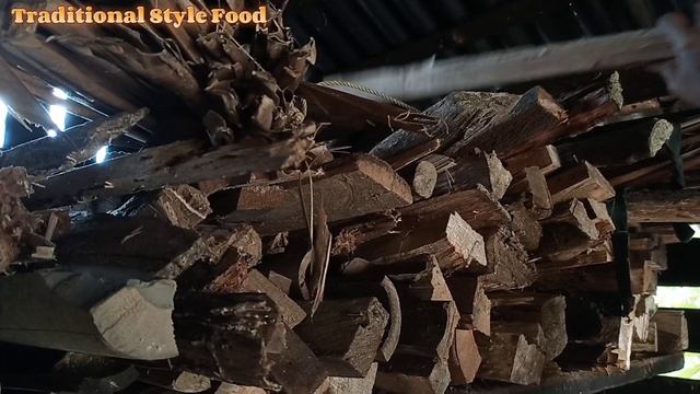 Menanam SINGKONG, Masak gulai PAKIS campur REBUNG, RIMBANG dan KECOMBRANG/ Wanita Tinggal Di Desa. смотреть онлайн