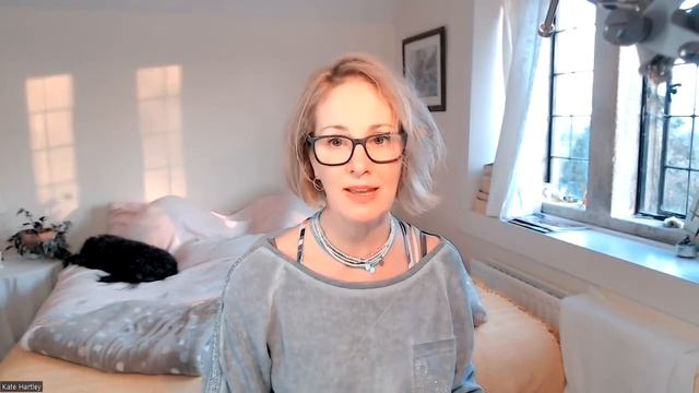 Menopause Monday: Are Phytoestrogens Safe During Menopause? смотреть онлайн