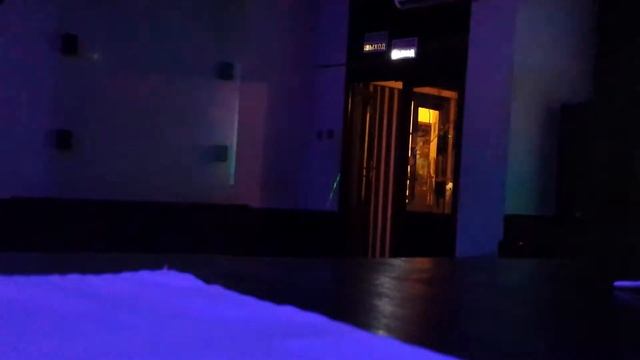 Баба отжигает в ресторане. смотреть онлайн