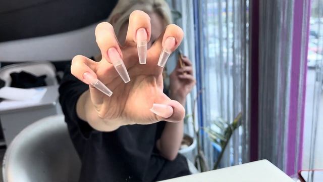 НАРАЩИВАНИЕ НА ГЕЛЕВЫЕ ТИПСЫ | *снова маникюр в макро 🤤🔍 смотреть онлайн