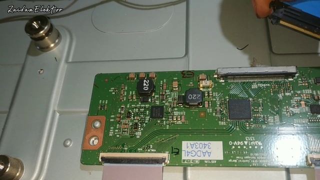 TV LED LG 42LN5100 GAMBAR BERGARIS VERTIKAL DAN HORISONTAL смотреть онлайн