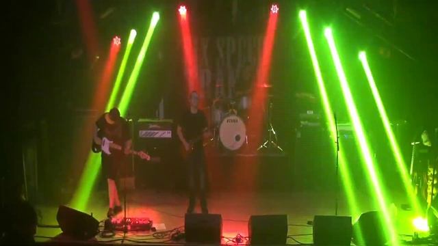 Six Speed Tranny cover of Stranglehold смотреть онлайн