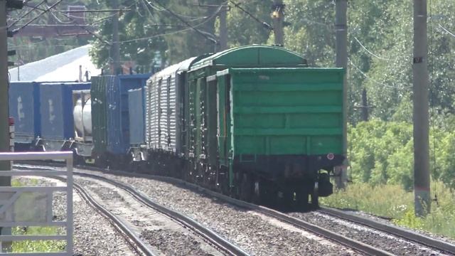 Электровозы ВЛ80С-1522 и 2ЭС5К-456 с грузовыми поездами смотреть онлайн