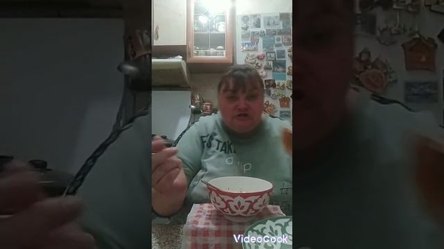 привет всем ем лапшичку закусываю котлетками смотреть онлайн