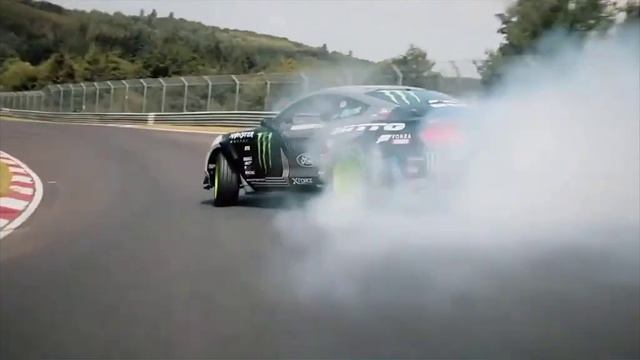 мустанг смотреть онлайн