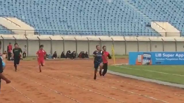 Lari 200 M_Adi Sobari смотреть онлайн