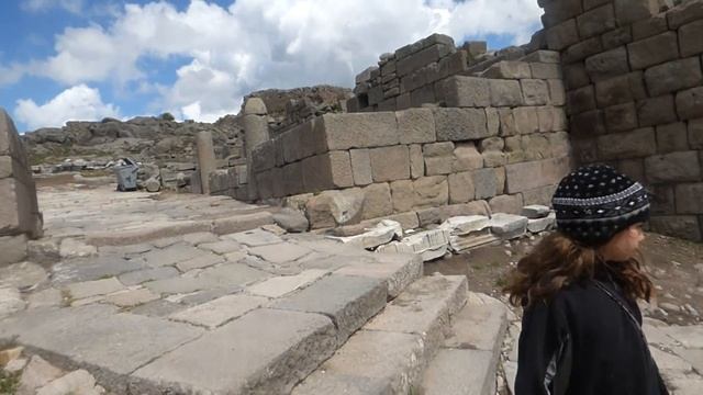 Worldschooling Pergamon Acropolis -SmallHotels.com.tr, Red Basilica Otel, Bergama, Turkey смотреть онлайн