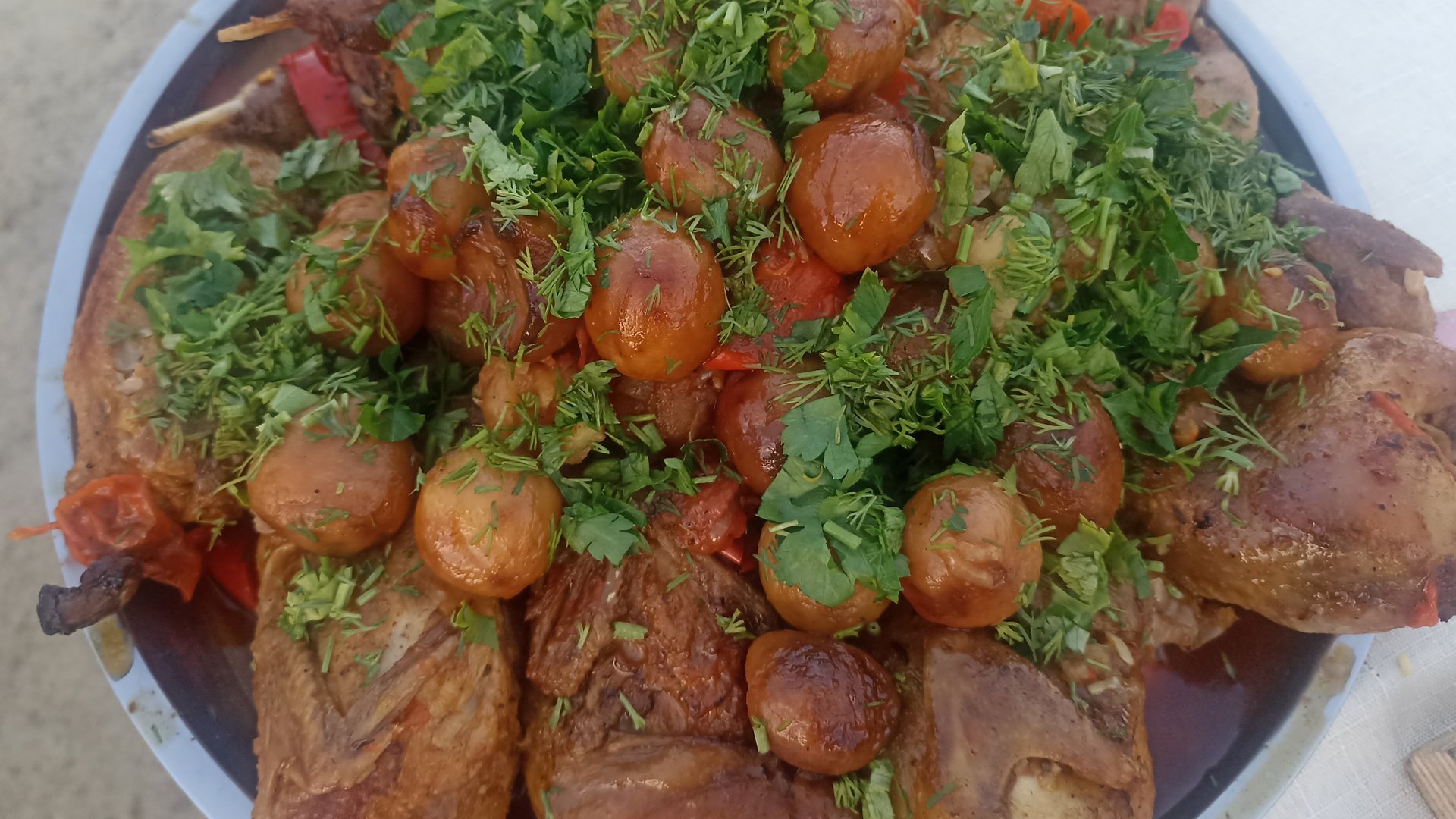 Перепёлки с овощами в казане.