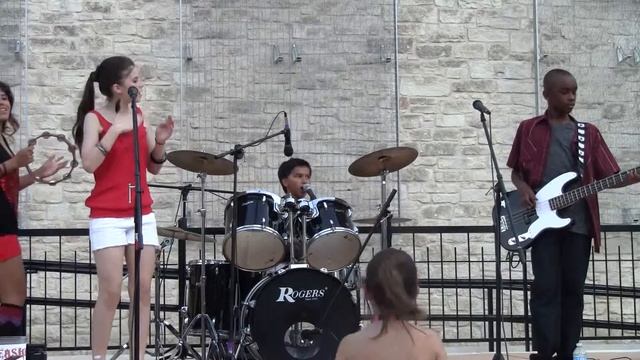 13 Hey Soul Sister, Round Rock Movie Night Gig 026 смотреть онлайн