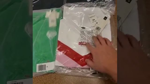 Levi's футболки и ветровка U.S.Polo: распаковка из США №126 | Shopoglot смотреть онлайн