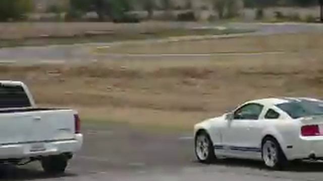 MUSTANG VS SRT-10 смотреть онлайн
