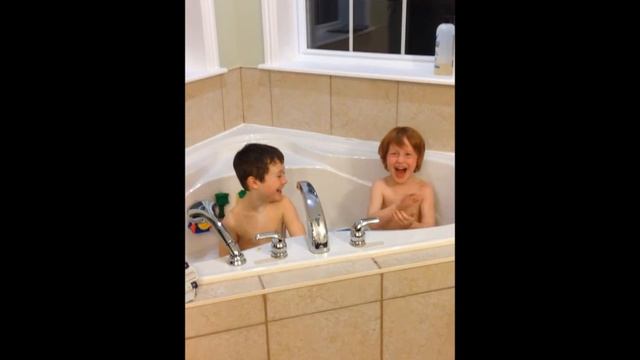 Alex Thomas Farting Noises смотреть онлайн