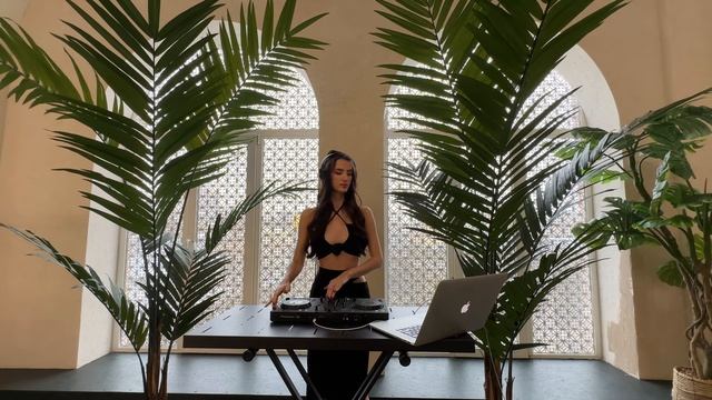 DJ NAYA - Tropical Vibes ｜ Indie Dance & Melodic Techno Set 🌴 смотреть онлайн