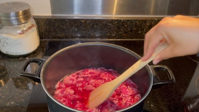 DIY ROSE WATER | 2 Ingredients смотреть онлайн