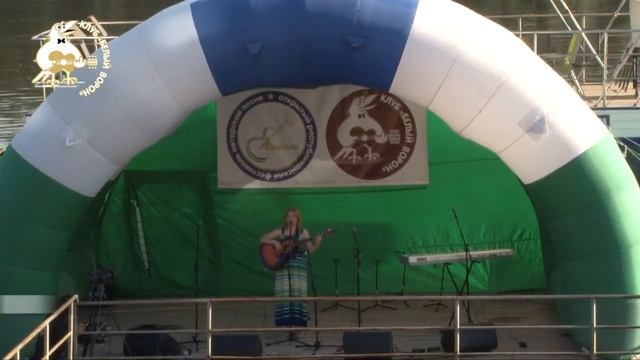 18 Л. Манаева - По дорогам бесконечных цветов (Д. Хмелёв) смотреть онлайн