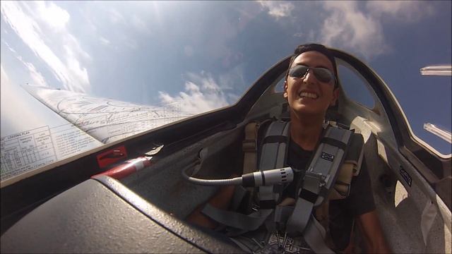 AEROBATIC FLIGHT WITH LUCA BERTOSSIO ON THE MDM-1 FOX смотреть онлайн