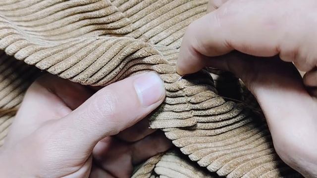Learn how to amazingly fix a hole in your plush jacket смотреть онлайн