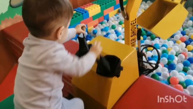 Cox eylenceli bir gunumuz. Usaqlari eylence merkezine apardiq. #фиеста парк смотреть онлайн