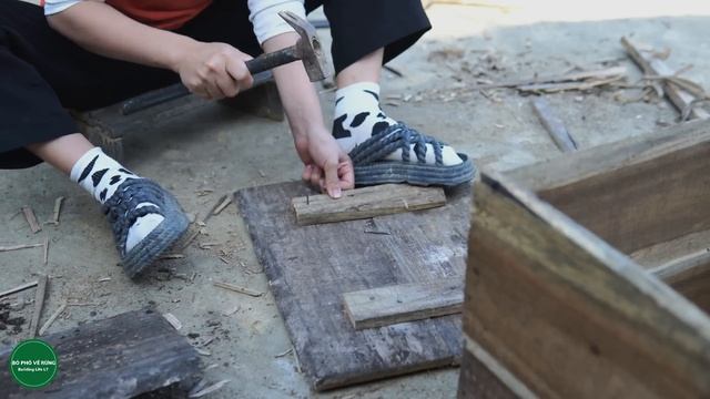 How to help grandmother harvest and tame wild bees to bring home to raise смотреть онлайн