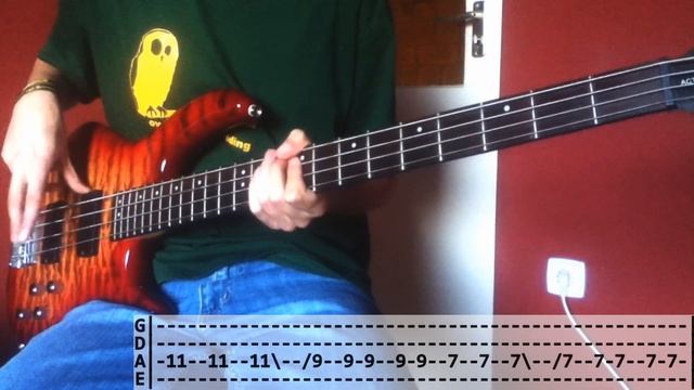 Arctic Monkeys - A Certain Romance (Bass Cover with TABS!) смотреть онлайн