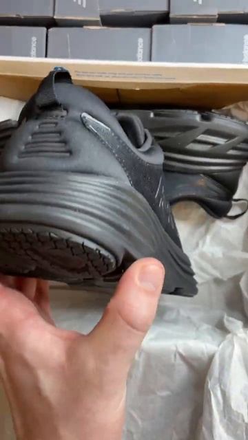 Hoka One One Bondi 8 Wide оригинал (черные) смотреть онлайн
